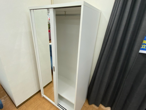 クローゼット収納のワードローブ