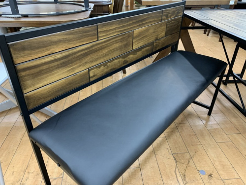 ダイニング4点セットのBBファニシング　GRANT