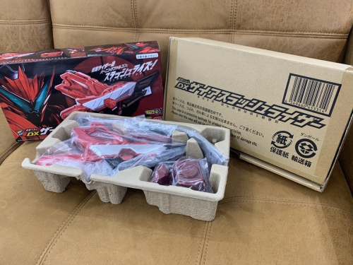 DXザイアスラッシュライザーの仮面ライダーゼロワン