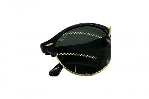 サングラスのRAY-BAN