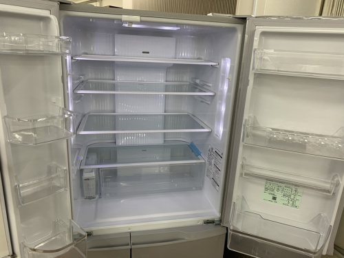 冷蔵庫の4ドア冷蔵庫