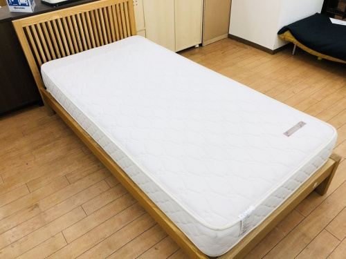 家具のベッド　寝具