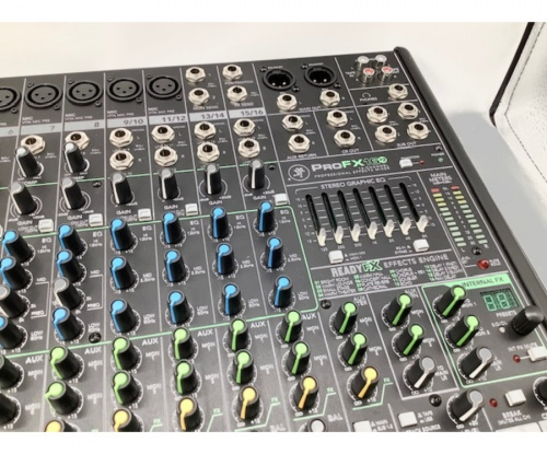 アナログミキサーのMACKIE（マッキー）