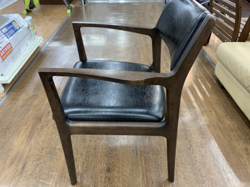 イスのダイニングチェアー