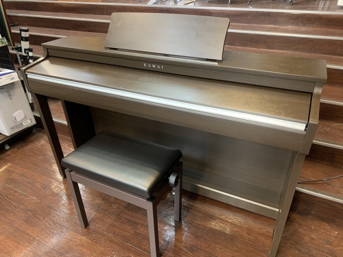 鍵盤楽器　中古楽器の電子ピアノ