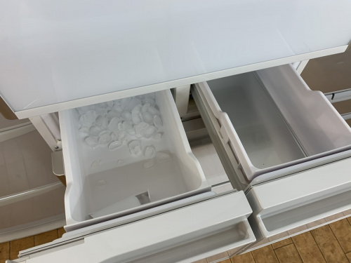 5ドア冷蔵庫のHITACHI
