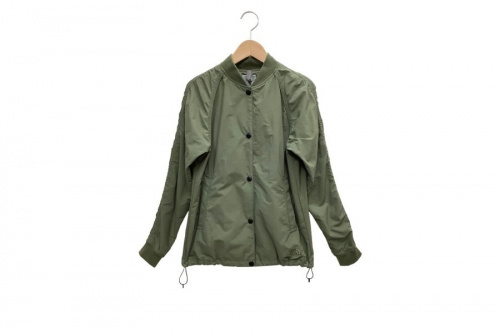 トップスのジャケット