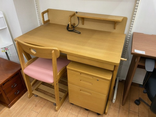 生活家具のデスク