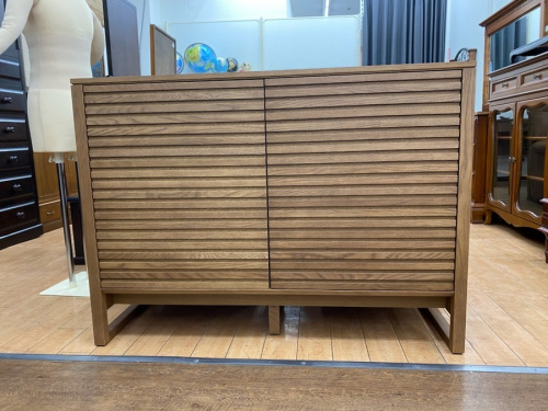 万能収納のキャビネット