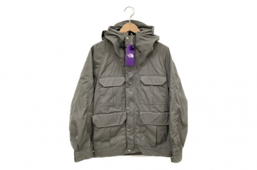 トップスのジャケット