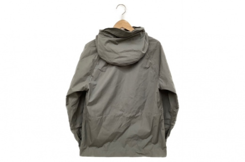 ジャケットのマウンテンパーカー