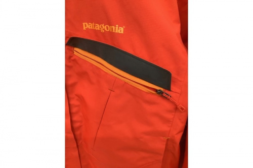 エクリスフィアジャケットのPatagonia