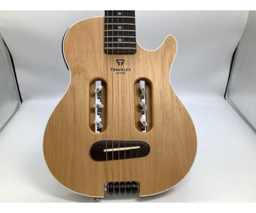 ギターのTRAVELER GUITAR