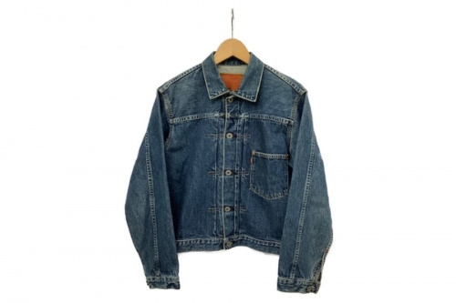 トップスのジャケット