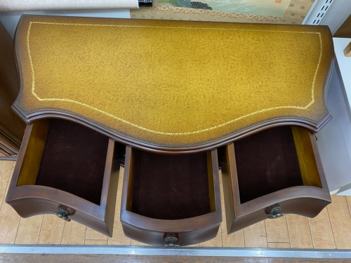 テーブルのアンティーク調カウンターテーブル