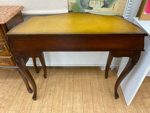 アンティーク調カウンターテーブルのブラウン