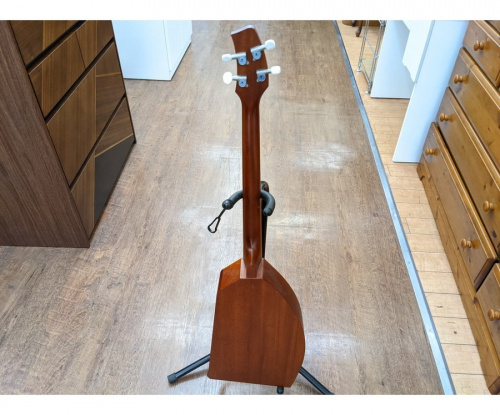 ギターの4弦ギター