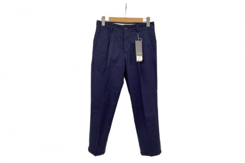 ボトムスのパンツ