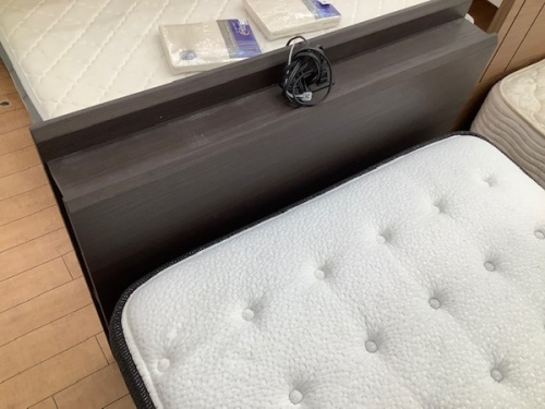 中古 ベッドの引出し付きシングルベッド