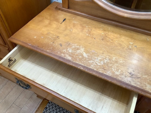 ワードローブ チェスト ドレッサーのクラシック家具