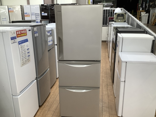 キッチン家電の3ドア冷蔵庫