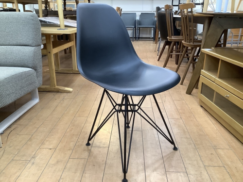 プラスチックサイドシェルチェアのHerman Miller