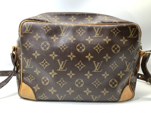 ショルダーバッグのLOUIS VUITTON