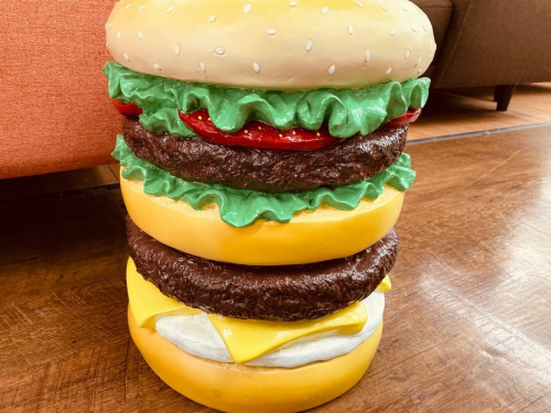 置物のハンバーガースツール