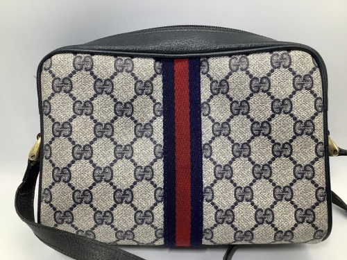 バッグのショルダーバッグ