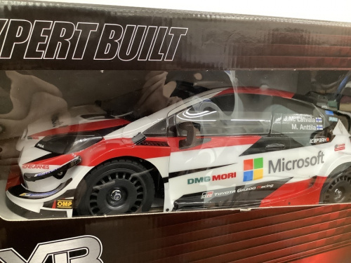 ラジコンのラジコン自動車