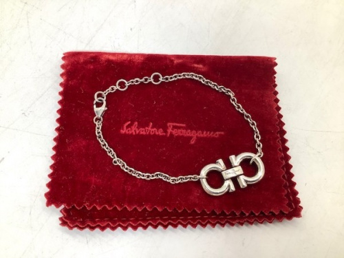 アクセサリーのブレスレット