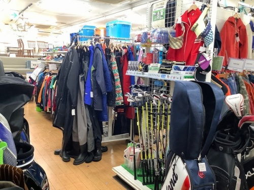 スポーツ用品のゴルフ