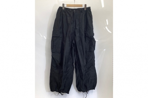 パンツのカーゴパンツ