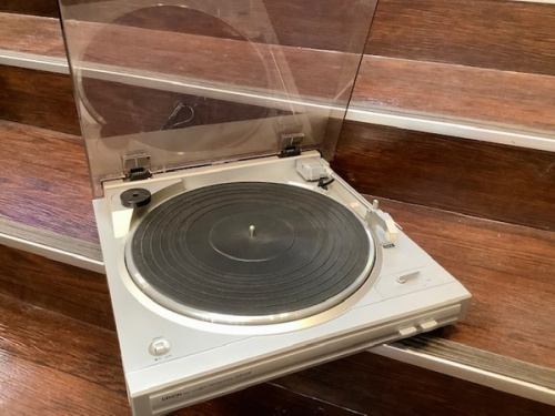 レコードプレイヤーのサウンドバー