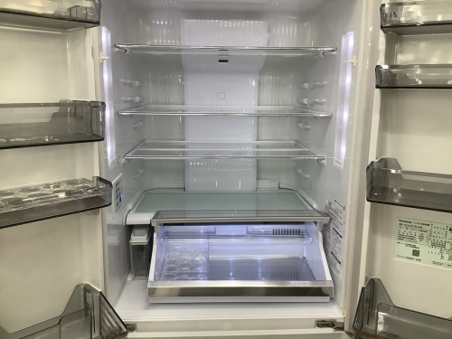 冷蔵庫の4ドア冷蔵庫