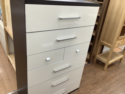 収納家具のチェスト