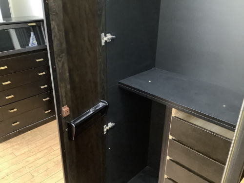 クローゼット収納のワードローブ