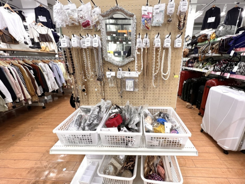 シルバーアクセサリーのゴールドアクセサリー