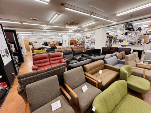 LAURA ASHLEY(ローラアシュレイ)のオープンチェストが入荷しま