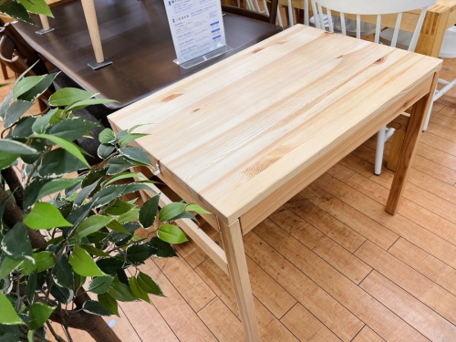 生活家具のデスク