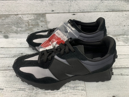 スニーカーのNEW BALANCE