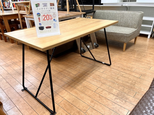 折りたたみテーブルのテーブル