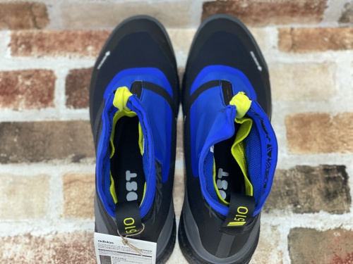ハイカーシューズのadidas