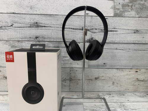 オーディオ機器のヘッドホン