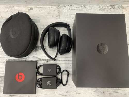 ワイヤレスヘッドホン