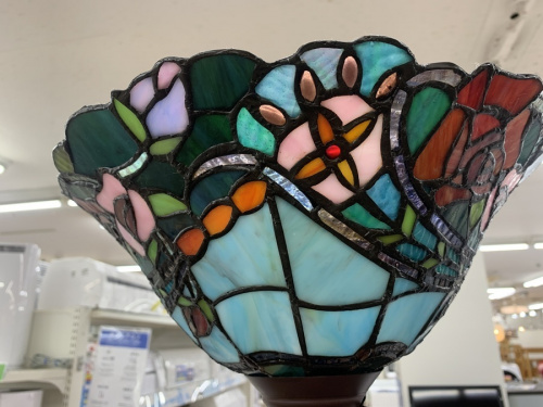 フロアスタンドのステンドグラスフロアスタンド