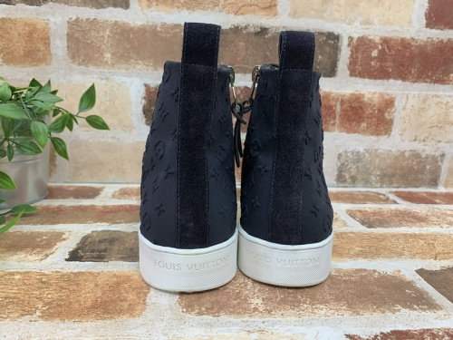 ハイカットスニーカーのLOUIS VUITTON
