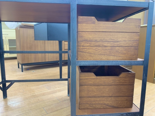 デスクのデスク