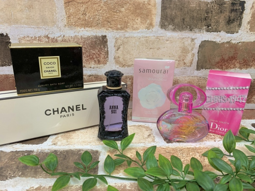 香水のANNA SUI