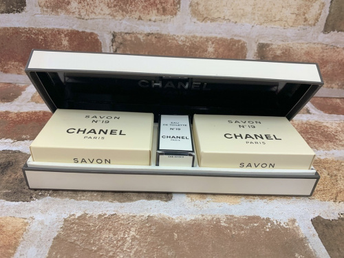 ANNA SUIのCHANEL